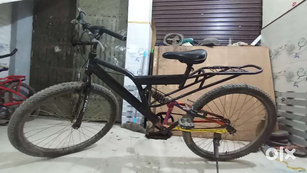 Mujhe apni padhaai ke liye cycle bechni pad rahi hai