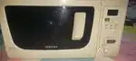 Samsung Microwave with T.D.S system and accessories
