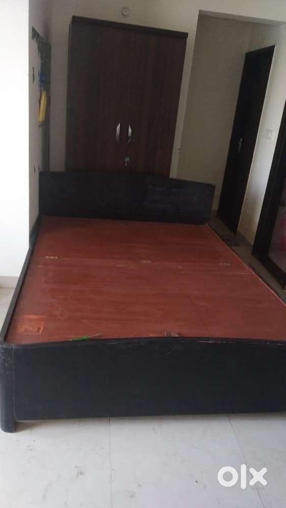Bed with cotton martress