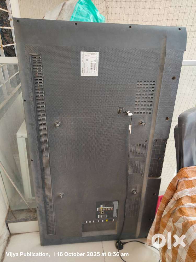 52 inch Samsung TV old sale Gauravpath Adajan Surat