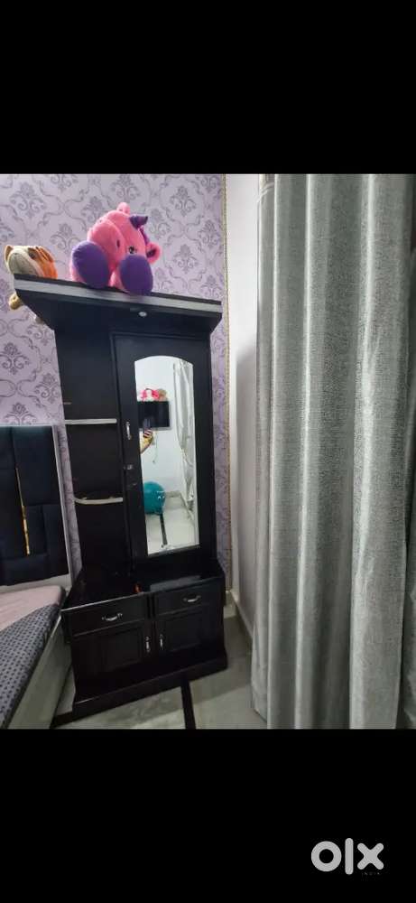 Dressing table