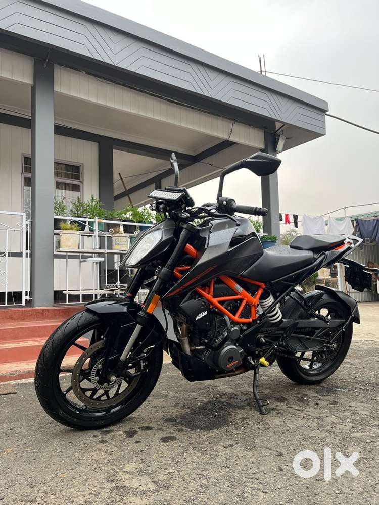 Duke 390 2022 model dark galvno model