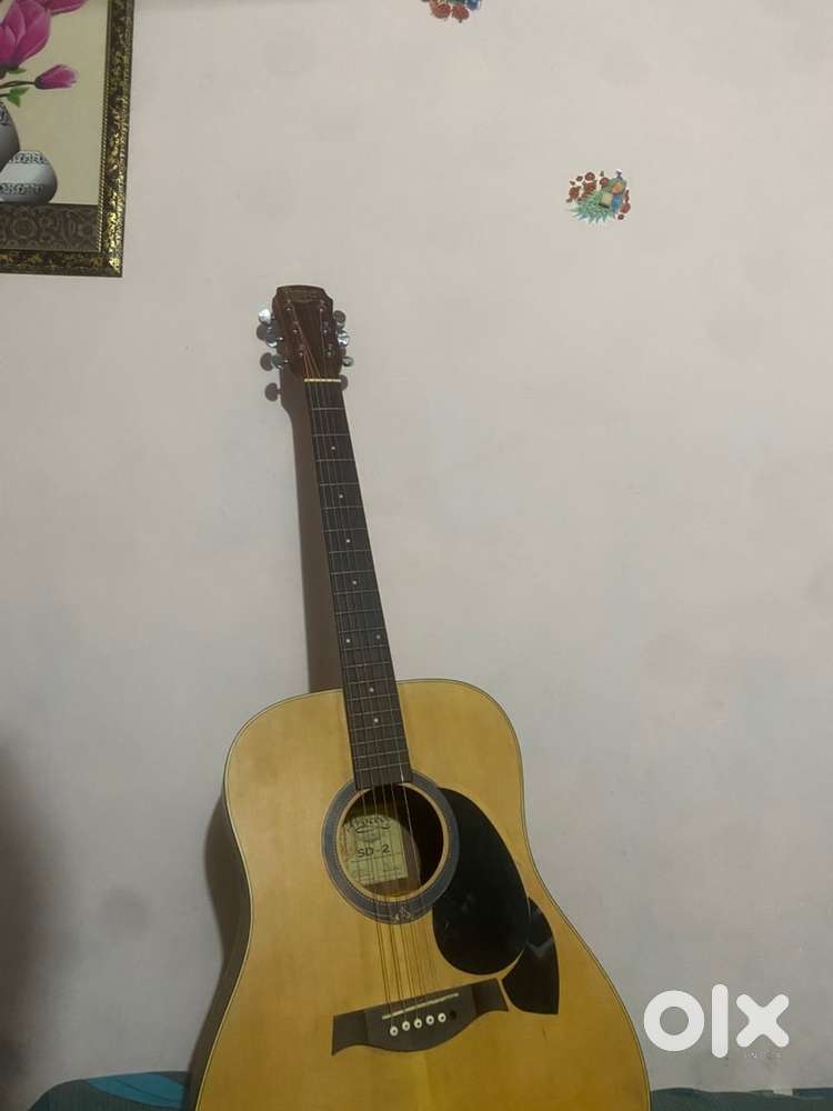 Maestra Guitar