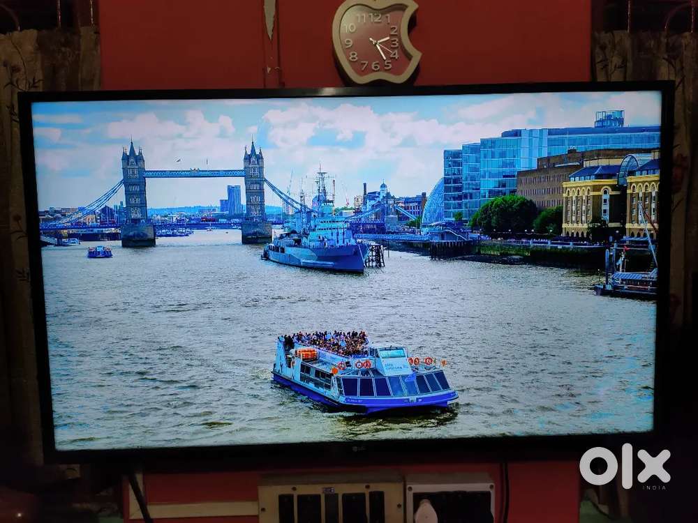 LG 4K UHD TV 43 INCH