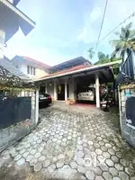 7.5 CENT 2400 SQFT 4 BED ROOMS IN KAKKANAD CIVIL STATION JUST 300 MTR