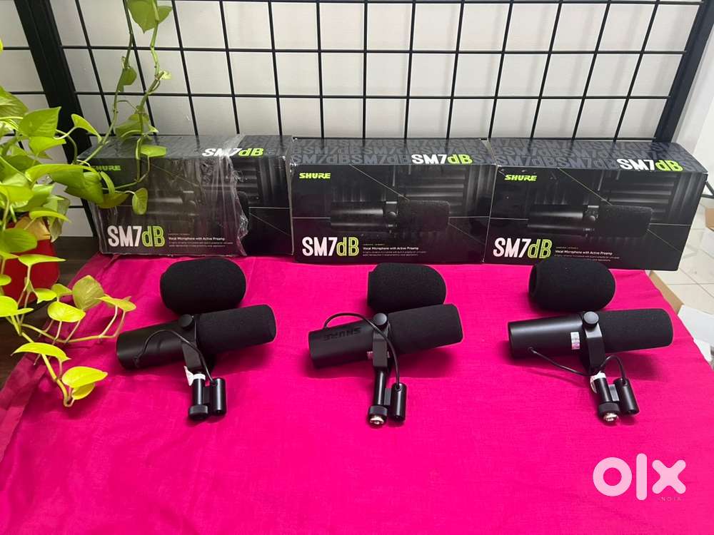 3 podcast mics are available to sell SHURE SM7dB