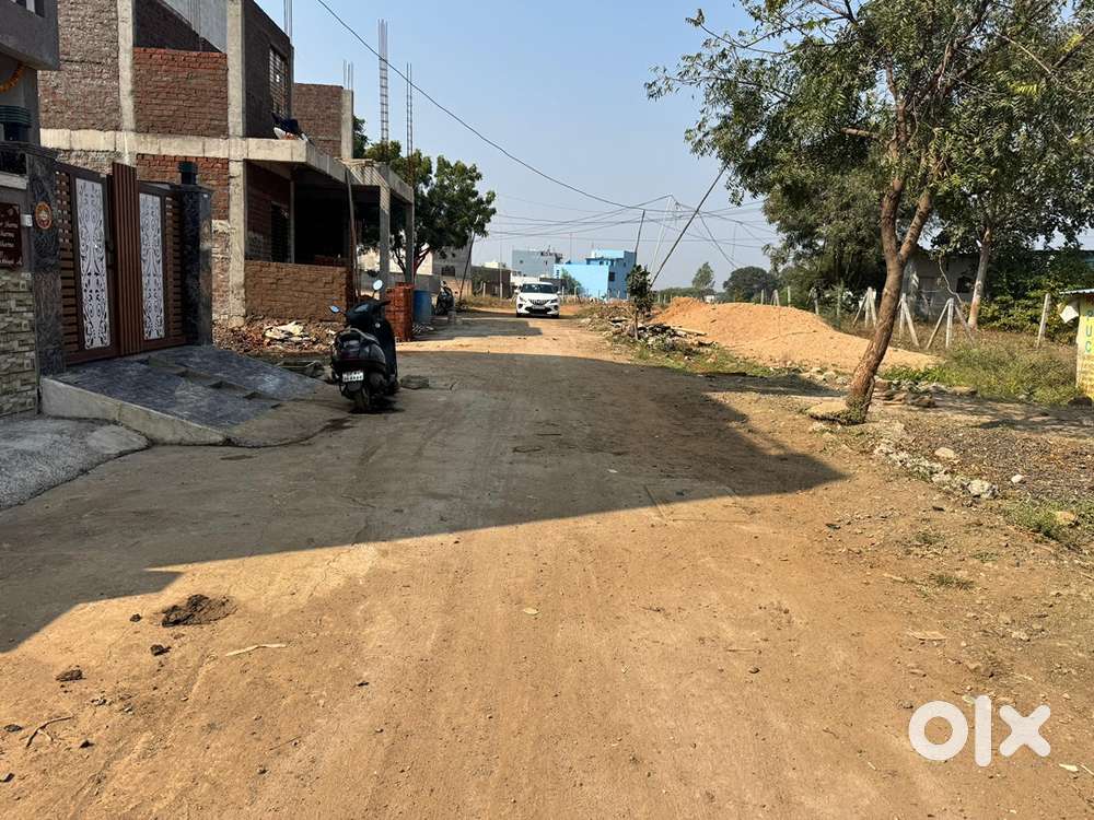 Plot for sale 1670sq ft including 250sq ft road