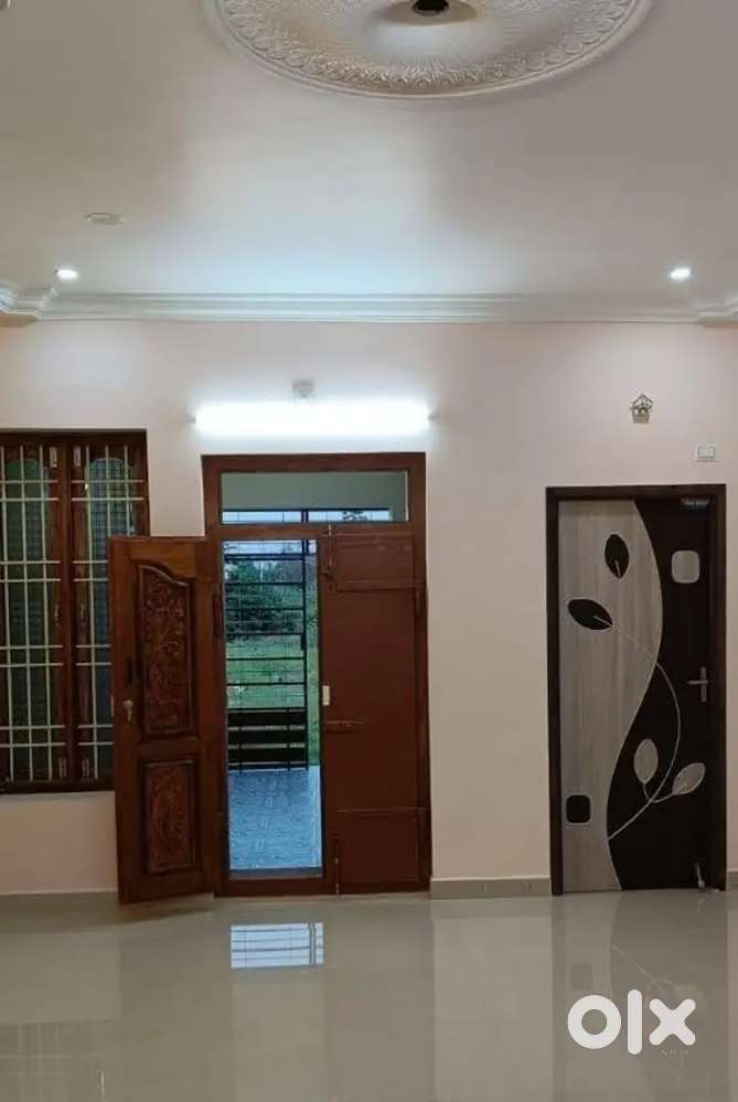 20*60 NEW 2BHK HOUSE AT MOOLAKULAM NEAR BUSTARSHOOL CRIEST COLLEGE