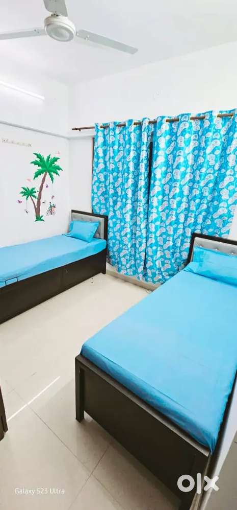 Double three sharing Male pg Andheri West near railway station walking