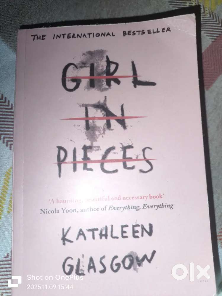 Girl in pieces-NOVEL