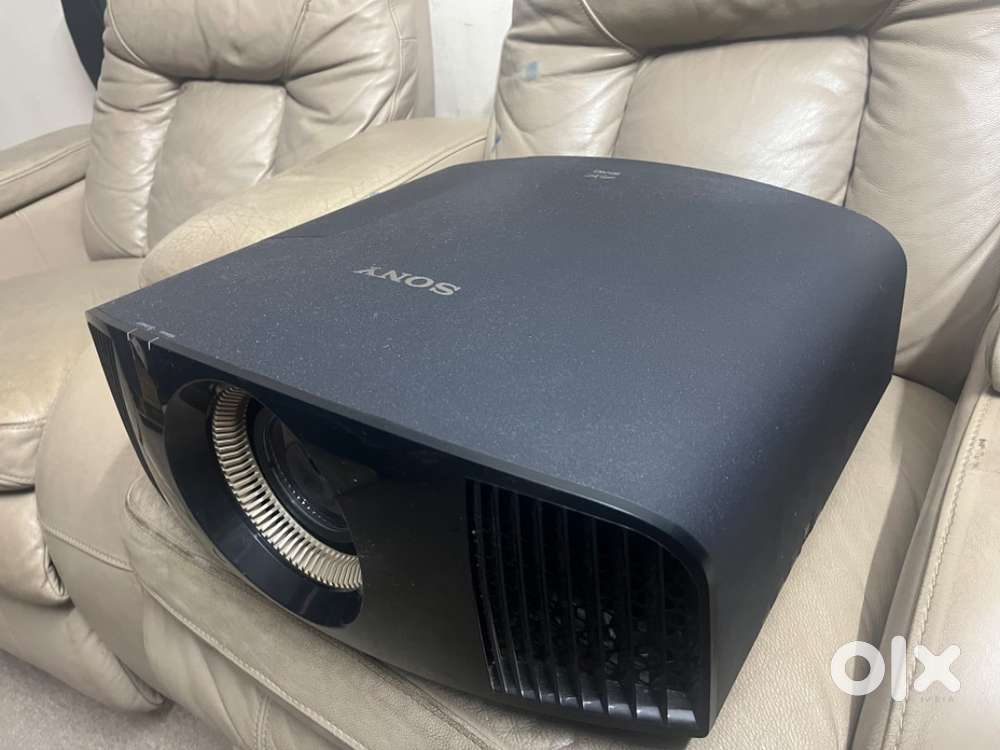 sony VPL-VW360ES  4K Home Cinema Projector