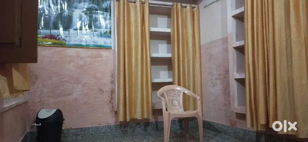 Room Available Girl and Boy