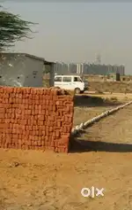 Noida me plot hi plot pakki registry hatho hath boundary charge free