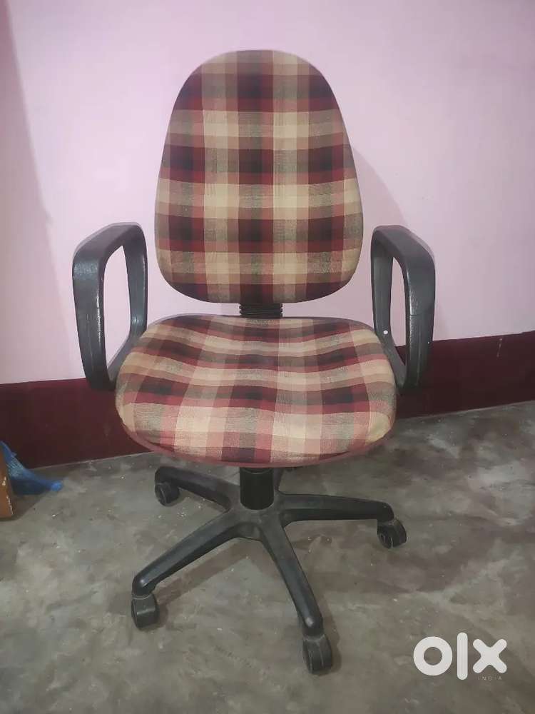 Used Revolving Office/Study Chair with Plaid Fabric for Sale