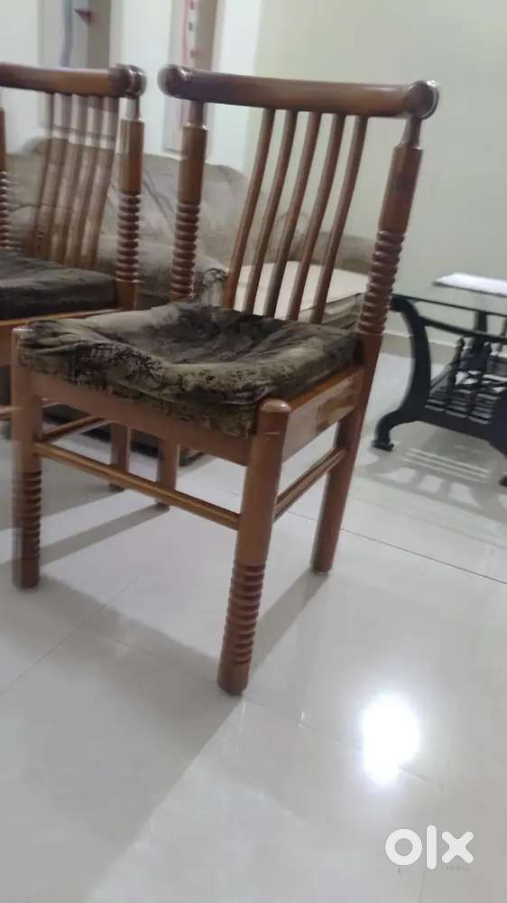 Dining table chairs