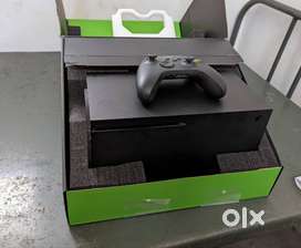 xbox one x series - 1TB - with Kinect and games