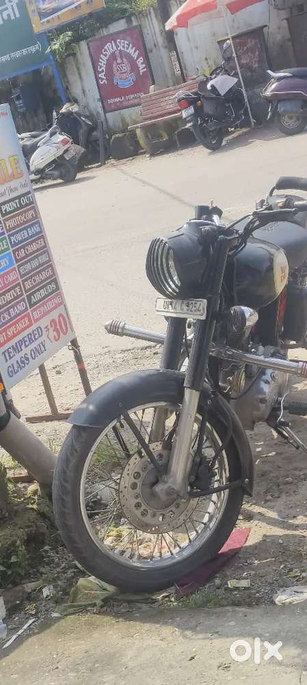 Good condition bike no problem bike is ok 2 bike h isi liye dera hu