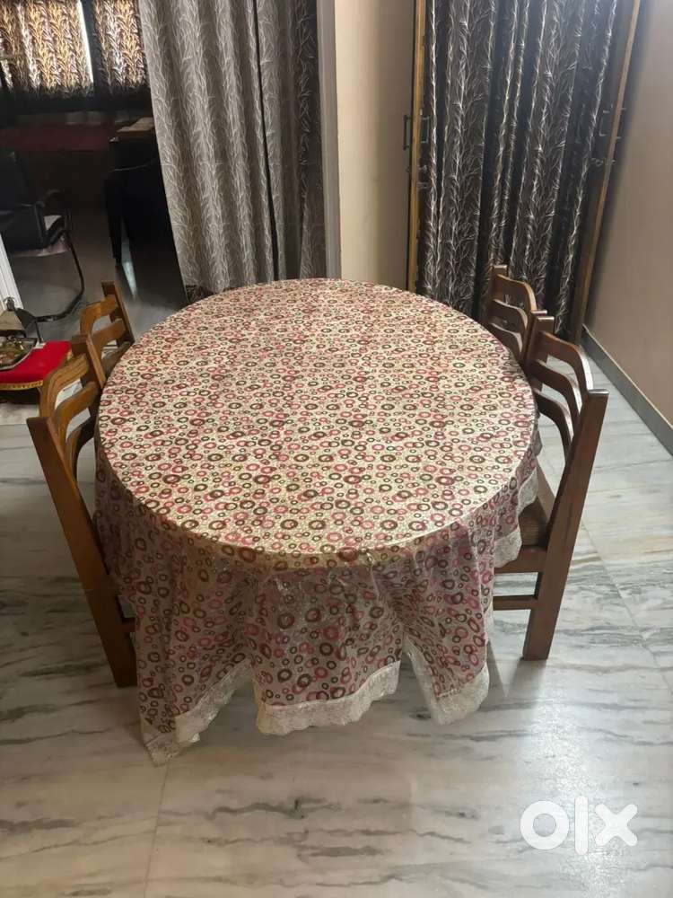 Dining table set