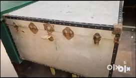 Solid metal cabin trunk