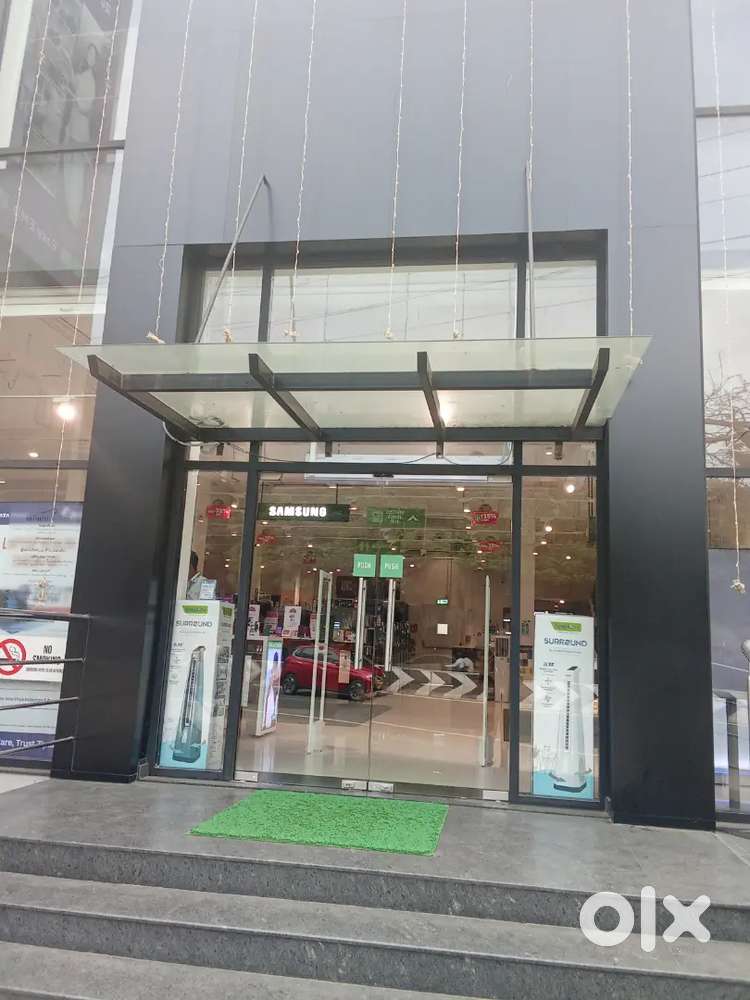 Sale excutive vacancy in leading brands and store staff