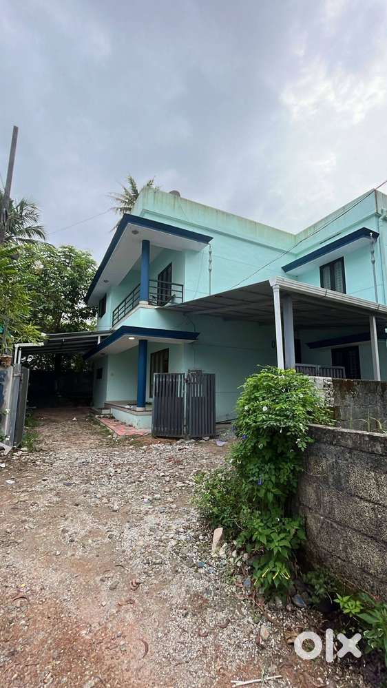 Fully furnished 2 BHK available for rent behind Greenfield stadium