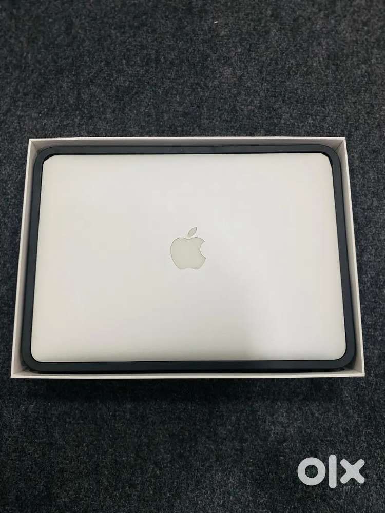 MacBook Air (13-inch, Mid 2012,i5,4/128) with box