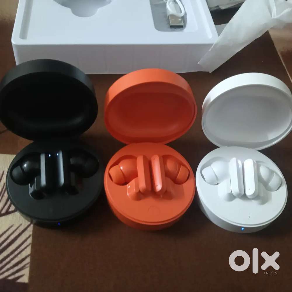 EARBUDS NEW BOX PACK