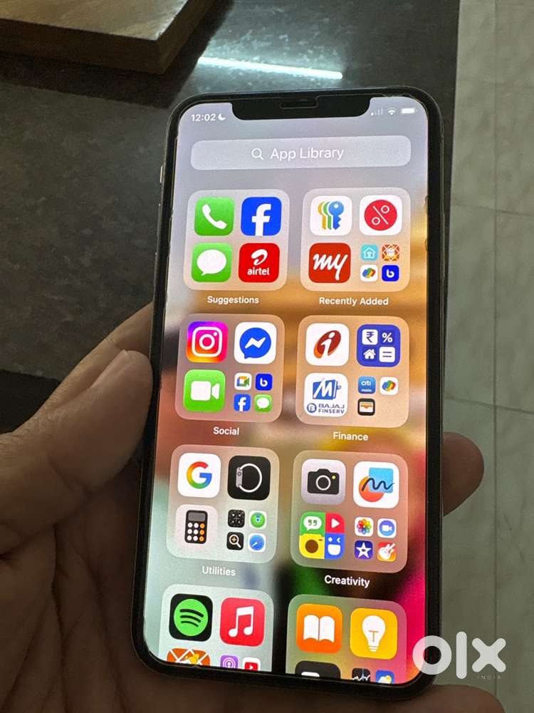 Iohone xs white