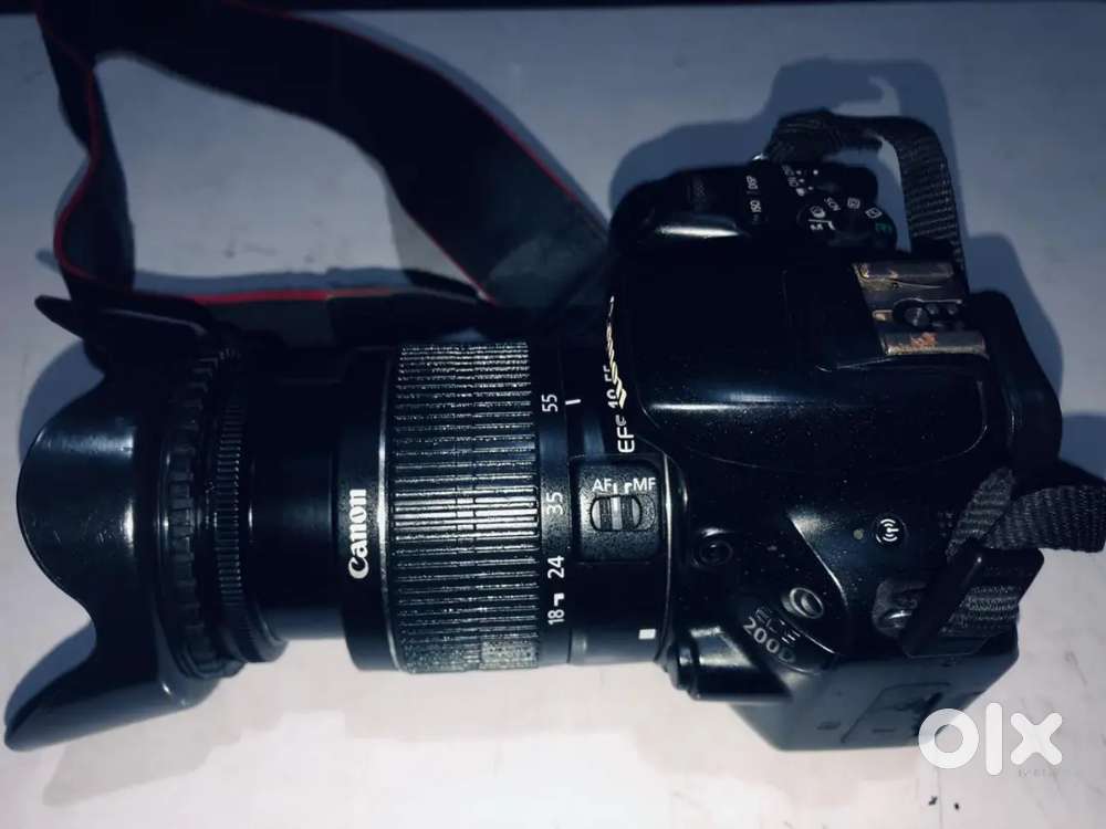 Canon eos 200D DSLR camera