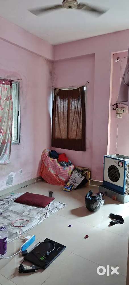 FLAT RENT FOR BACHELOR