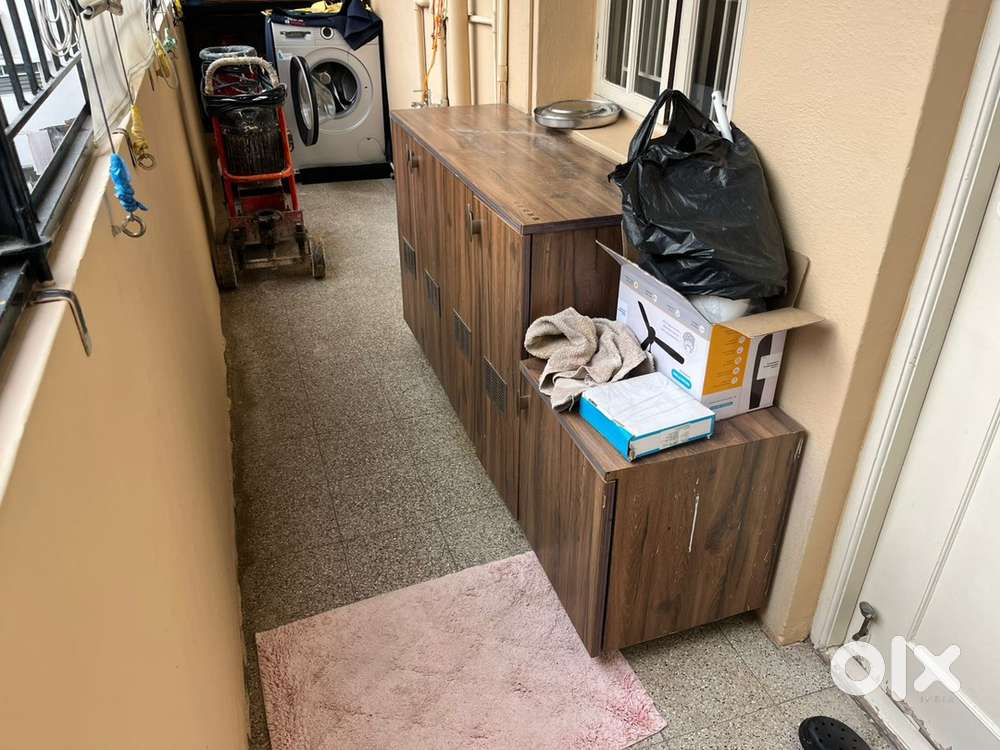 Shoe rack vanity unit