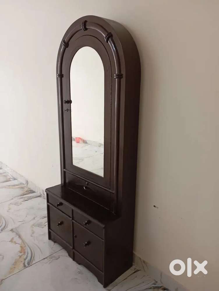 Dressing table with mirror with drawers mirror back side more space