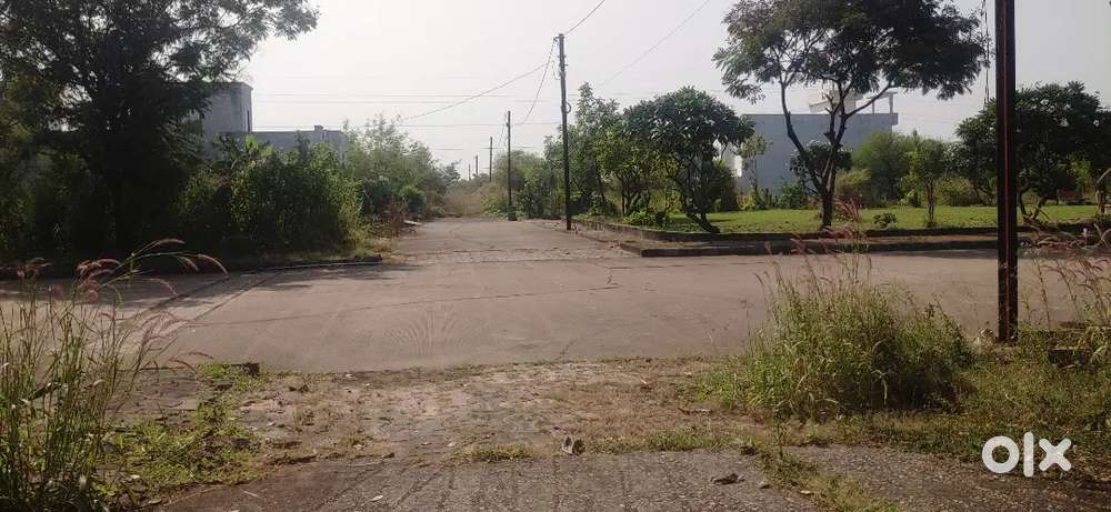 पूर्व और उत्तर दिशा में कॉर्नर प्लॉट कुम्हारी लोटस सिटी में  रेट=1250