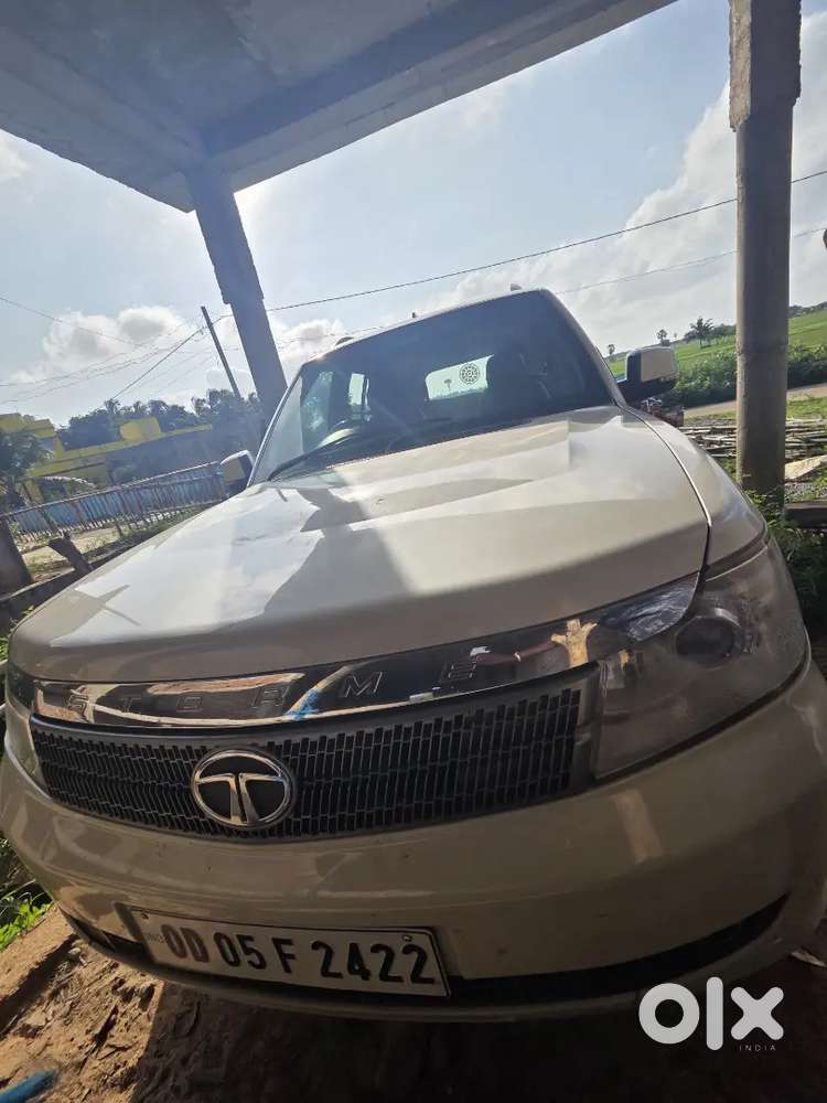 Tata Safari Storme 2013 Diesel 100200 Km Driven