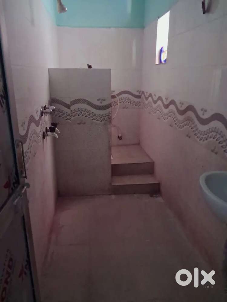 Beautiful 2bhk flat on rent at sidharthpuri colony road no 01 Manpur