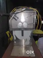 उसाच्या रसाचे मशीन गाडी सहित
