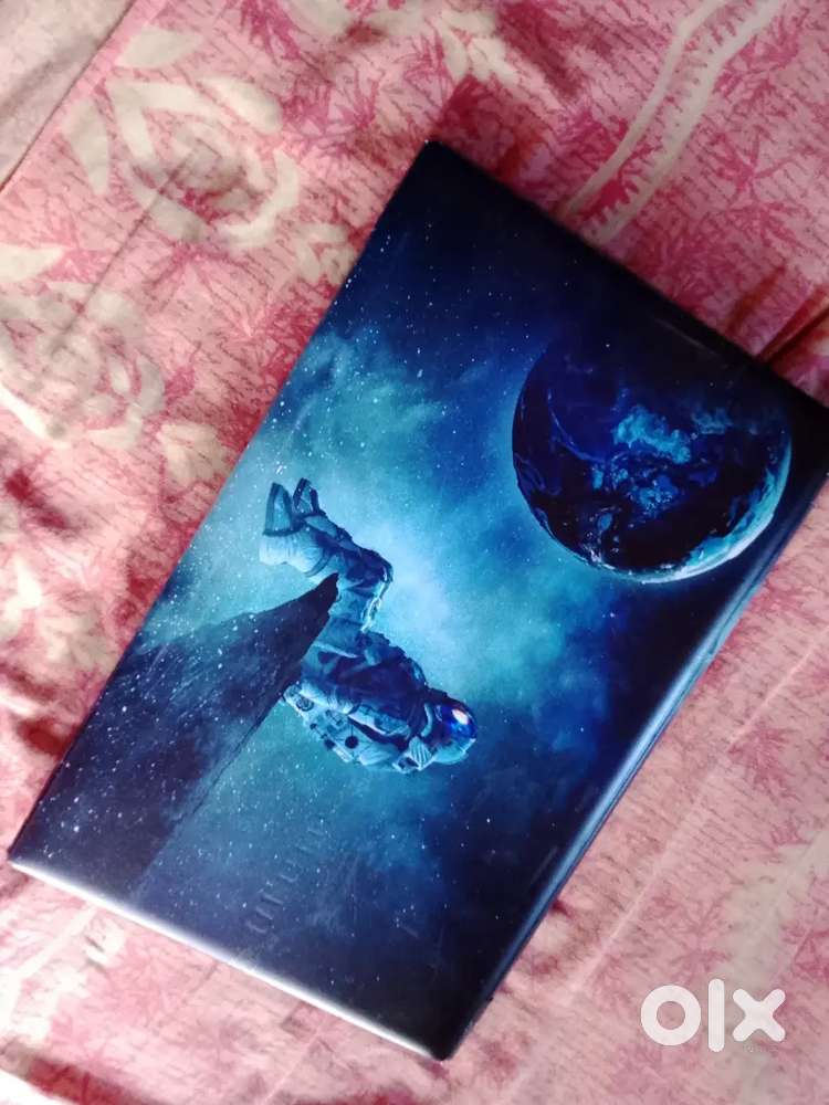 আমার এই Samsung Laptop টা বিক্রি করতে চাই, খুব অল্প দামে দিয়ে দেবো।