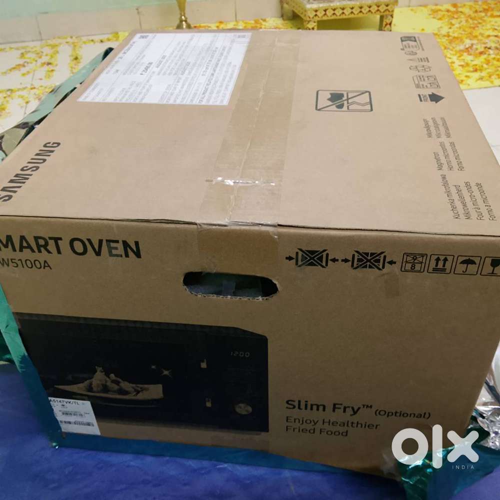 New packed with invoice samsung microwave 28lt ,model no.MC28A5147VK