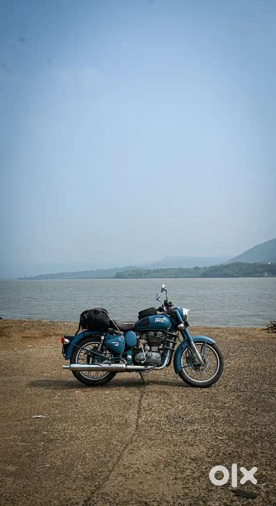 Royal Enfield Classic 500 Squadron Blue