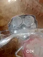 Splendor Plus bike red colour engine chij hai service karani hai