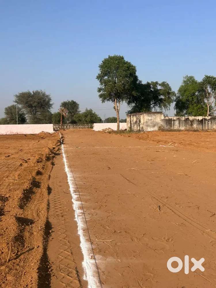 9.5 लाख मे महिंद्रा sez के पास प्लॉट 18*40