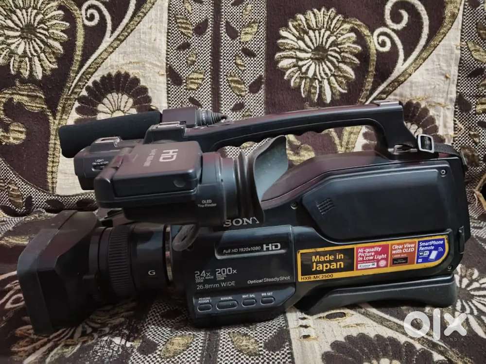 Sony 2500 video camera New condition 4 year old bill box