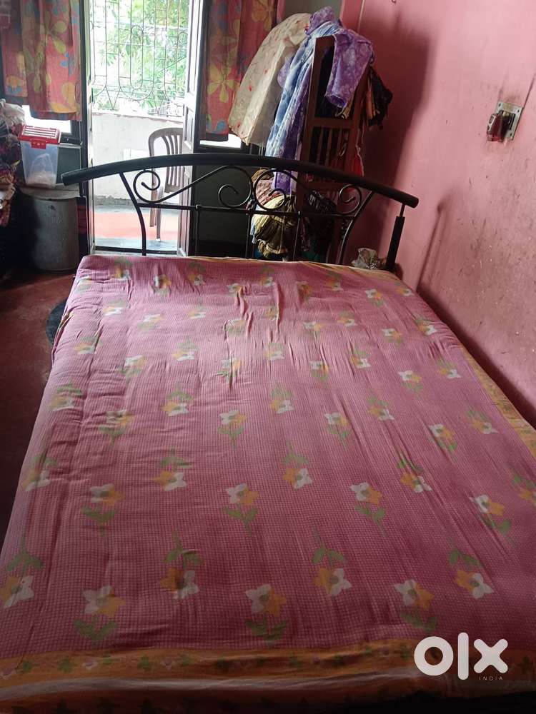 Rod iron bed