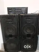 Dj speaker with amplifier