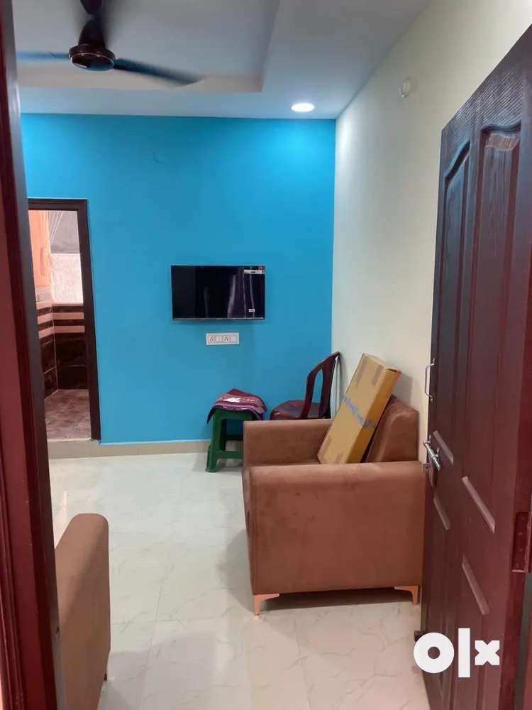 Flats available for rent in kondapur and kphb for bachelors,co-living.