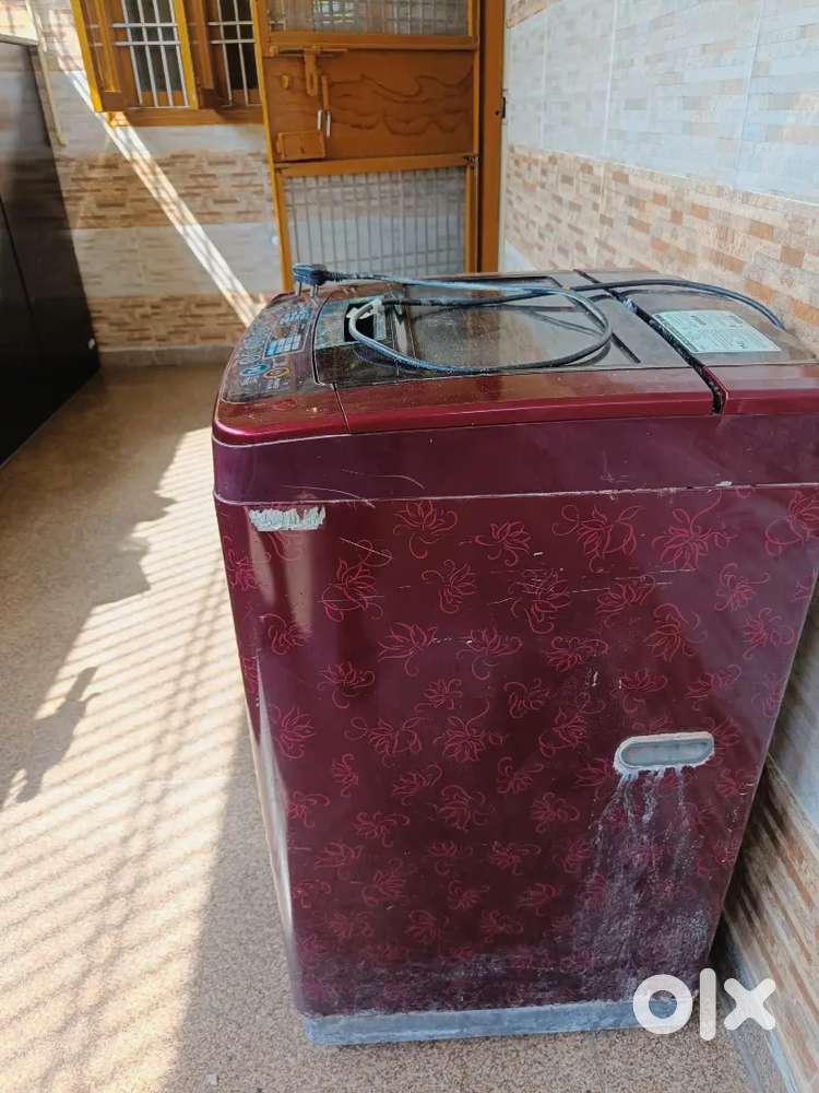 LG Fully automatic top load washing machine 7kg