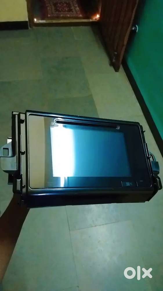 Innova crysta stereo system