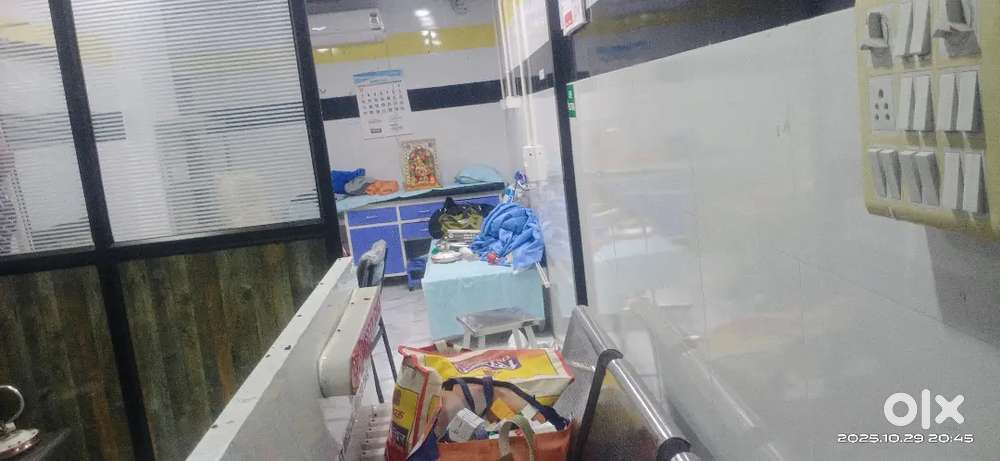 Shop for clinic,tailor,saloon,nr saminarayanxtemple