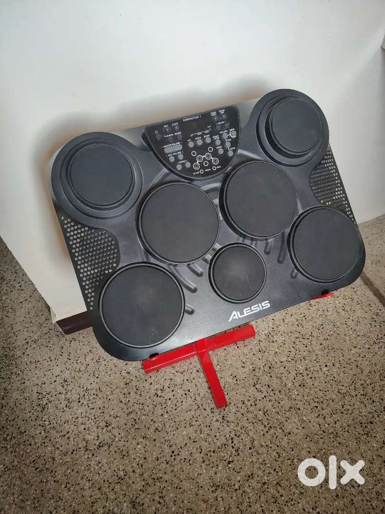 Alesis Compact Kit 7 (Electronic drum kit with stand)