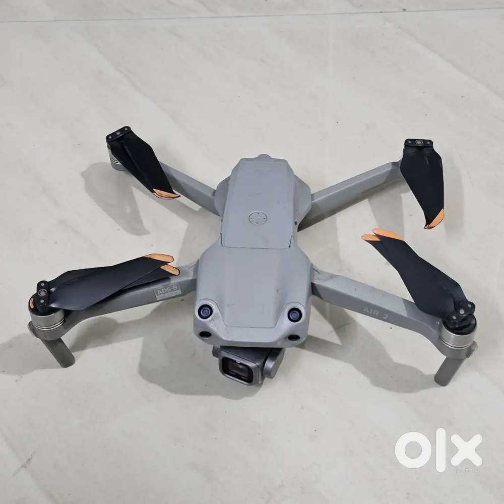 DJI Air 2S Fly More Combo  4 Batteries  Excellent Condition